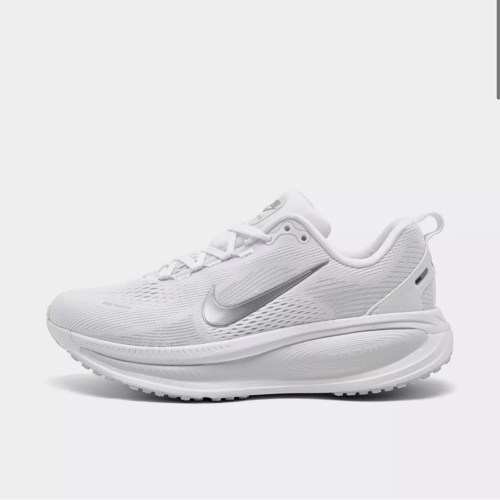 Nike Women's White and Silver Sneakers